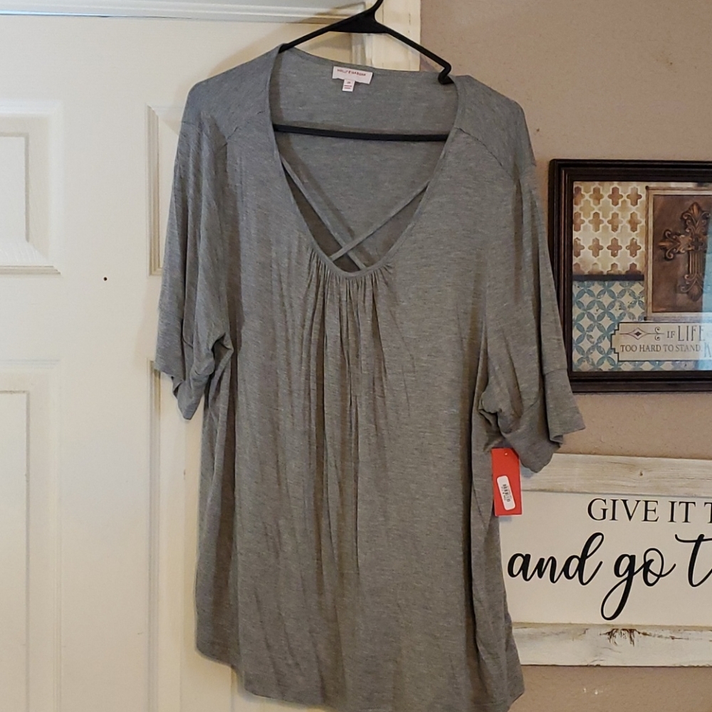 Molly and Isadora 2X Gray Top